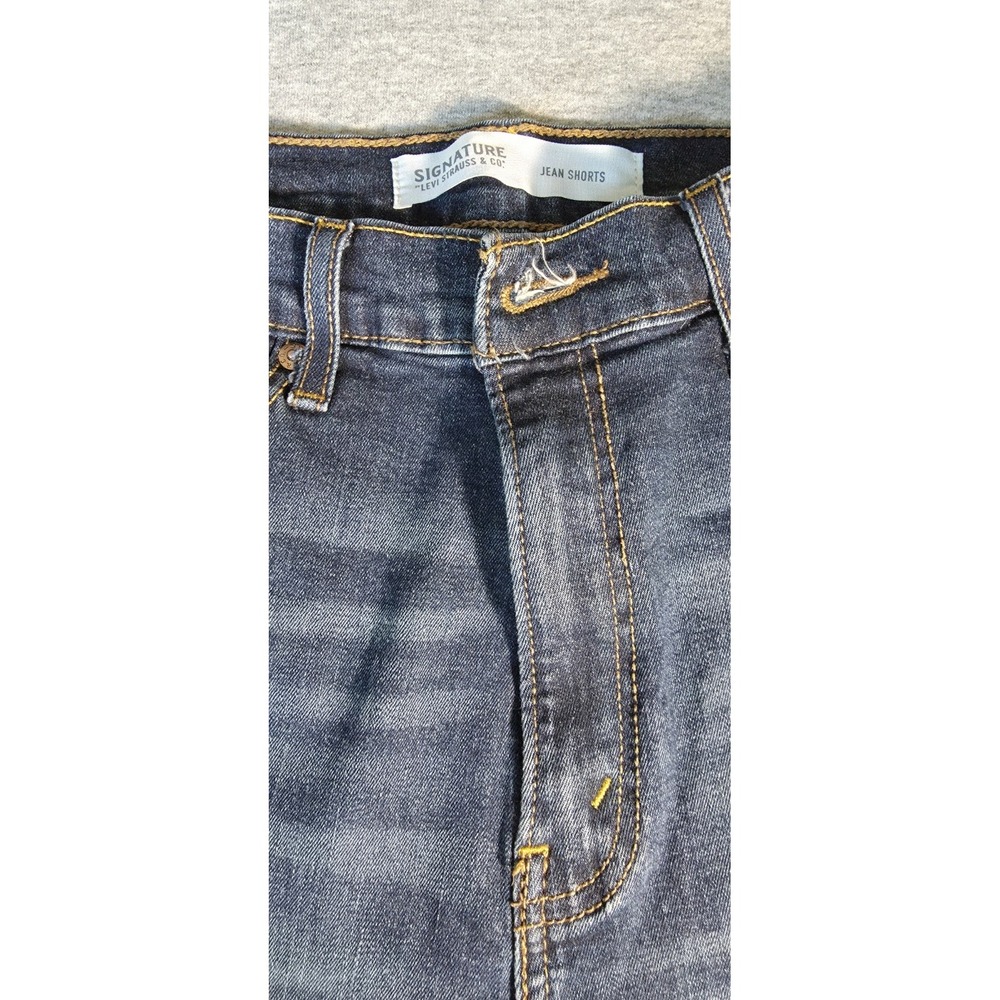 Levi Strauss Stretch Jean Shorts Size 32 Cuffed - Picture 2 of 6